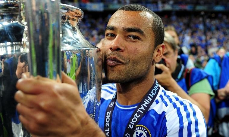 Ashley Cole futbolu bıraktı