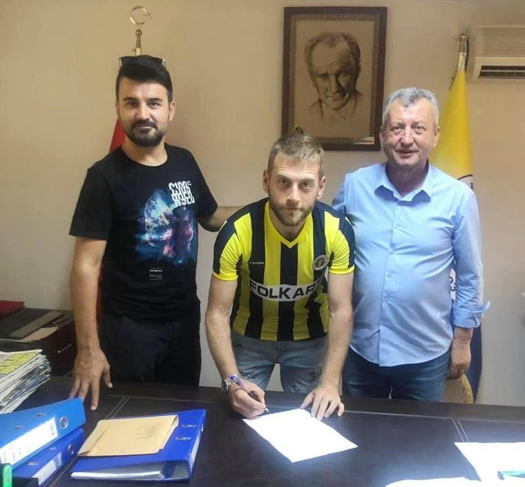 Menemenspor Halil İbrahim Sönmez'le imzaladı