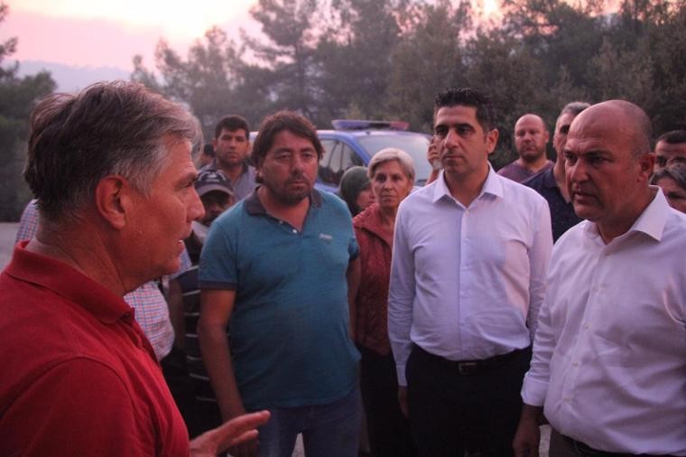 CHP'li Bakan İzmir'de devam eden orman yangınındaki ihmalleri anlattı