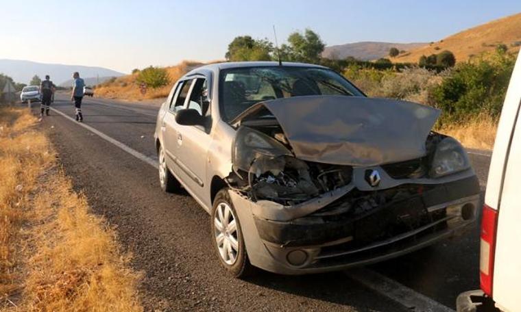 Adıyaman'da düğün konvoyunda kaza: 12 yaralı