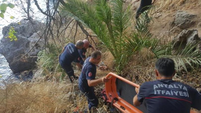 Falezlerden düşen kadını itfaiye ekipleri kurtardı