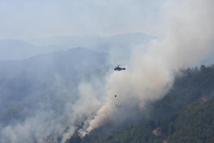 Orman yangınına müdahalede görev yapan pilot ölü bulundu