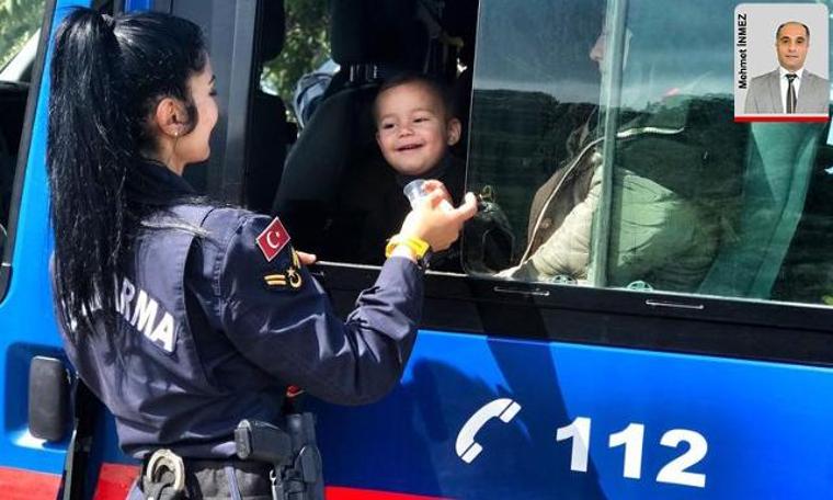 İzmir'den Yunanistan'a geçmek isteyen 81 göçmen yakalandı