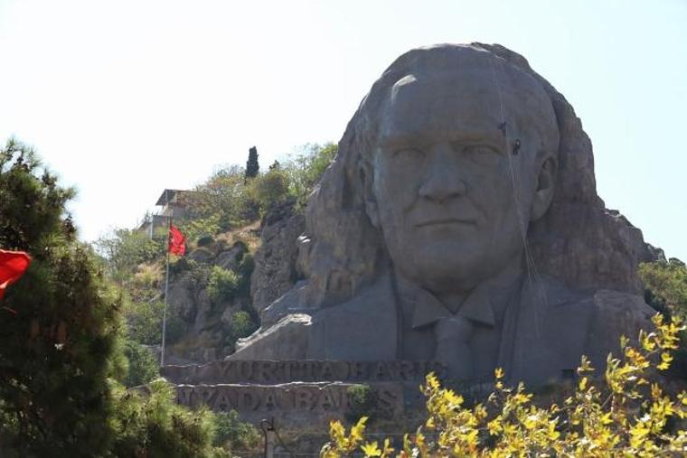 Atatürk Maskı temizlendi