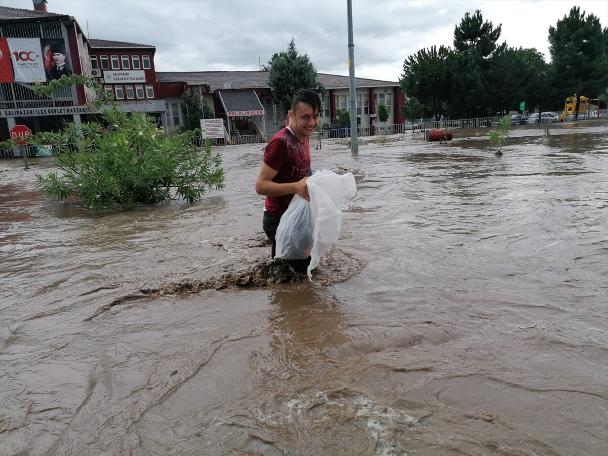 Samsun'da sağanak: 1 kişi yaşamını yitirdi