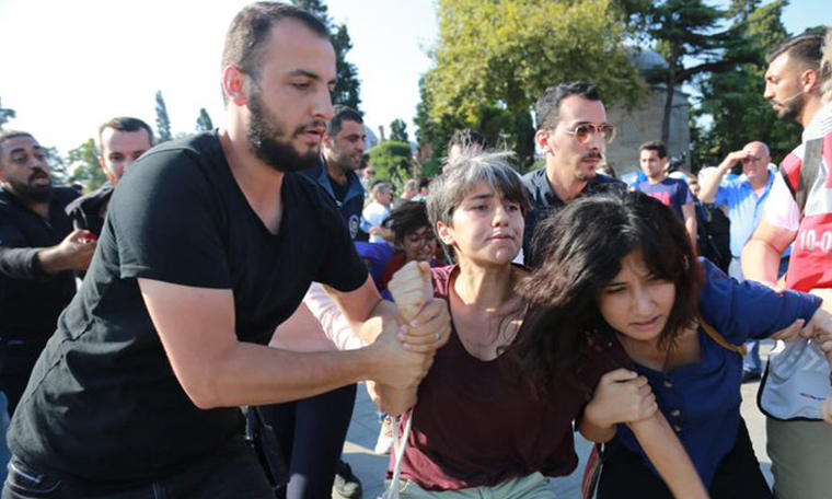 Kadınların kayyım protestosuna polis müdahalesi: Çok sayıda gözaltı