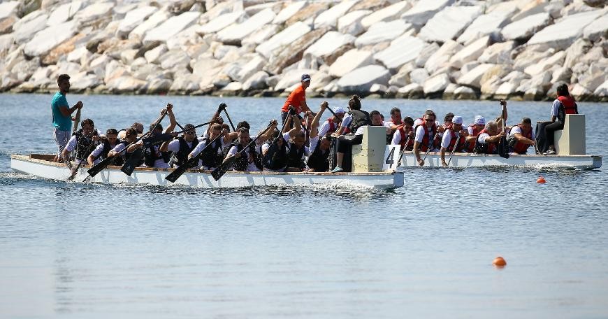 Uluslararası Su Sporları Festivali renkli görüntüler oluşturdu