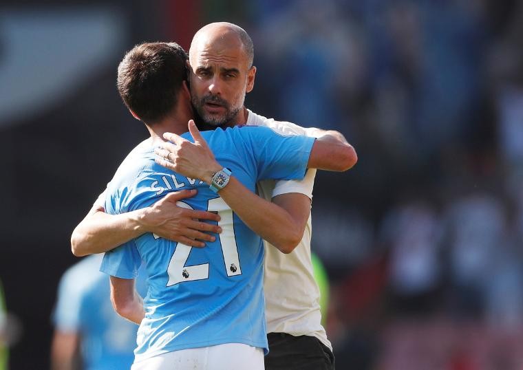 Manchester City 3 puanı 3 golle aldı