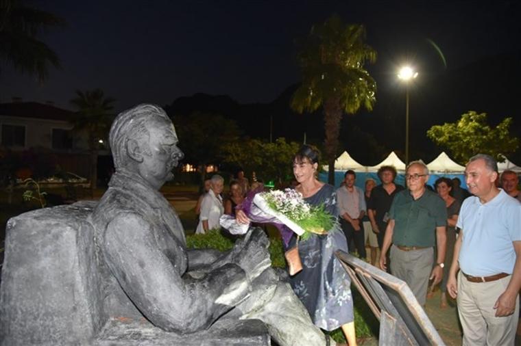 ‘Ödülü tüm kadınlar adına alıyorum’