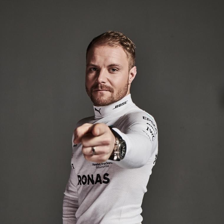 Bottas Mercedes ile 1 sene daha yarışacak