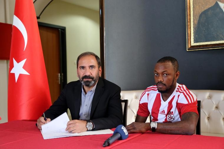 Sivasspor Traore'yi transfer etti