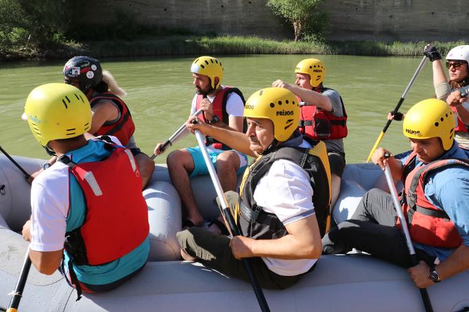 Binali Yıldırım'ın rafting heyecanı: Çocukluğumuzda ırmağa girip çimerdik