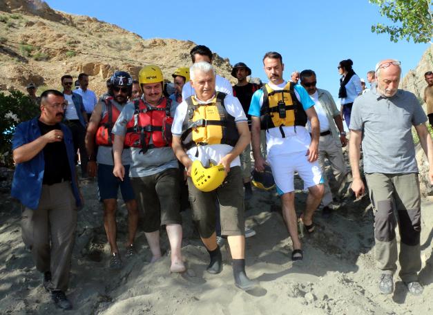 Binali Yıldırım'ın rafting heyecanı: Çocukluğumuzda ırmağa girip çimerdik