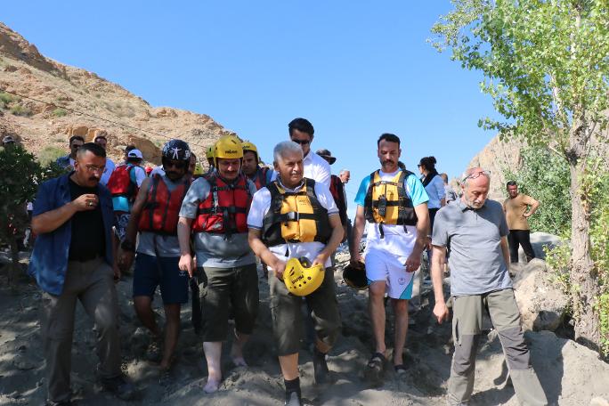 Binali Yıldırım'ın rafting heyecanı: Çocukluğumuzda ırmağa girip çimerdik