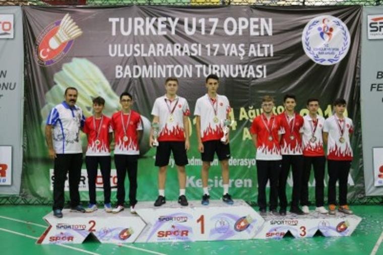 Türkiye badmintonda 5 kategoride şampiyon