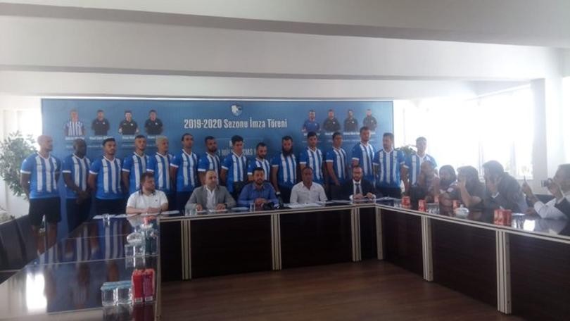 Erzurumspor'da 15 imza birden