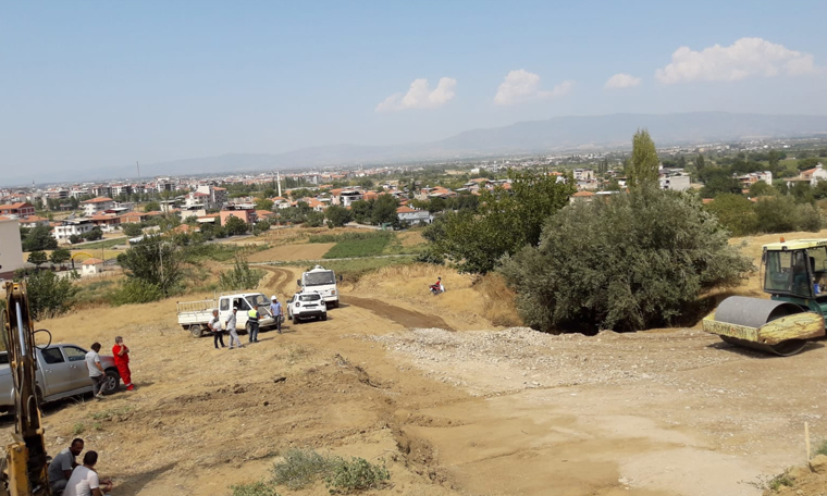 Salihli’de jandarma eşliğinde santral kurulmaya başlandı