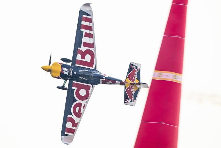 Red Bull Air Race’te şampiyon belli oluyor