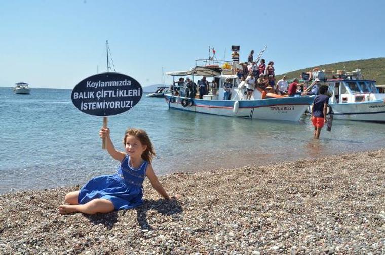 Urla ve Seferihisarlı yurttaşlardan 'orkinos çiftliğine hayır' eylemi