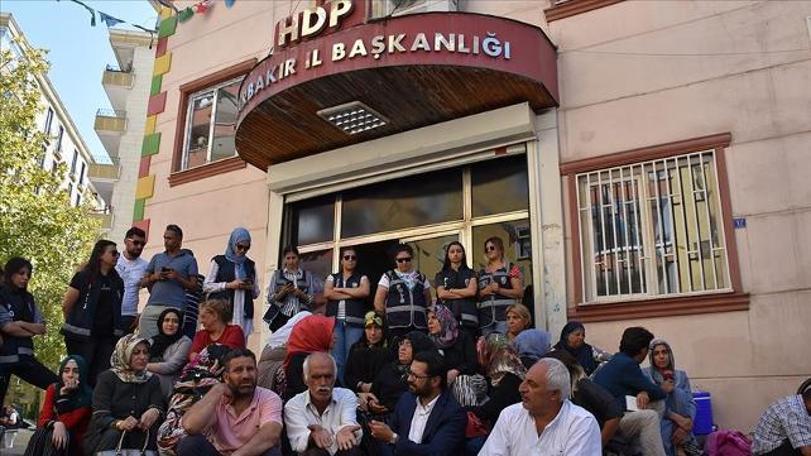 HDP'den oturma eylemi yapan ailelere çağrı: 'Ortak bir heyet oluşturalım'