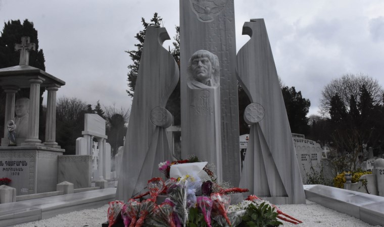 Hrant Dink, mezarı başında anıldı