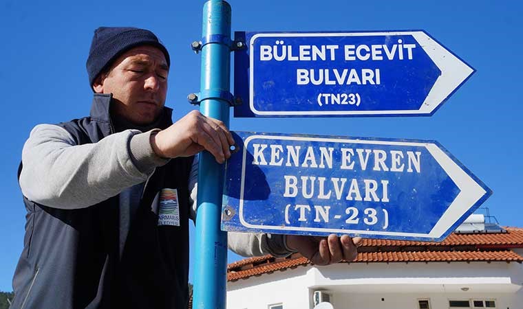 Marmaris'te ‘Evren’ silindi yerine ‘Ecevit’ geldi