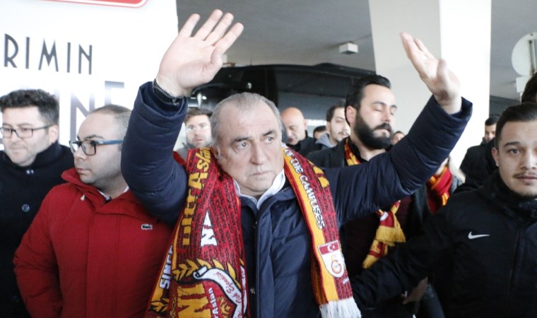 Taraftar Terim'in yanında!