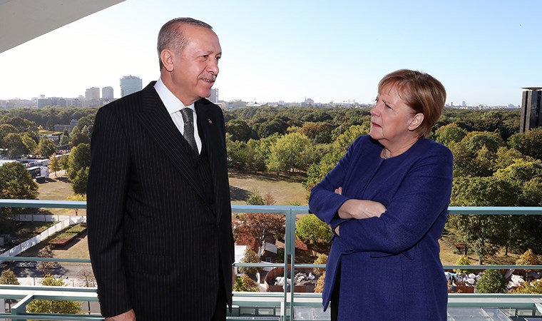 Erdoğan ile Merkel telefonda görüştü