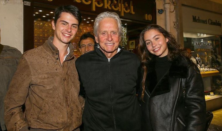 Michael Douglas Kapalı Çarşı'yı gezdi