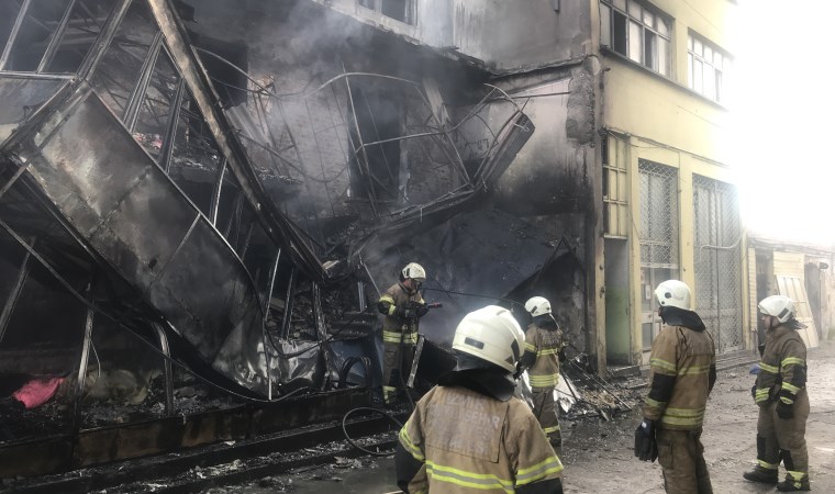 İzmir'de patlama! Ortalık savaş alanına döndü