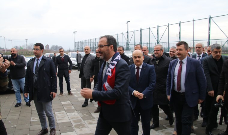 Bakan Kasapoğlu: Kadınların spor alanlarına erişimini kolaylaştırmak için..