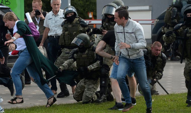 Belarus’taki protestolarda bugüne kadar bin 376 kişi yaralandı