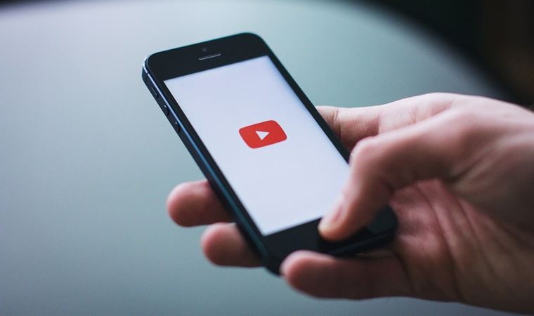 YouTube Covid-19 aşılarıyla ilgili yanlış bilgi veren videoları kaldıracak