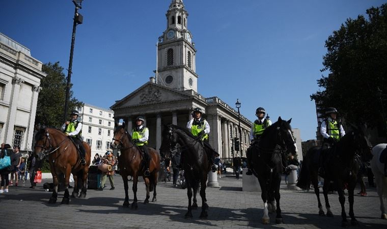 Londra için yeni korona kuralları açıklandı