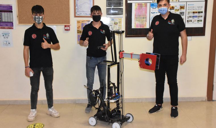 Hastalarla teması azaltmak için, ilaç dağıtan robot geliştirdiler