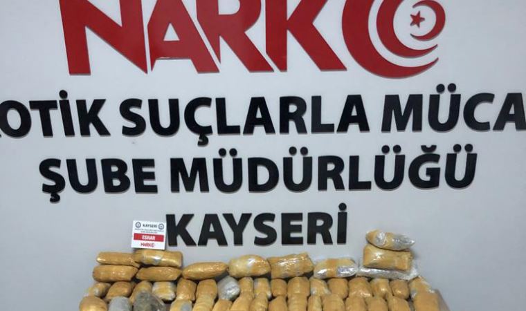 Durdurulan otomobilin yakıt tankında 10 kilo esrar ele geçirildi