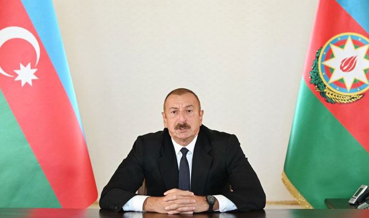 Aliyev: Tarihi Hudaferin Köprüsü'ne Azerbaycan bayrağı dikildi