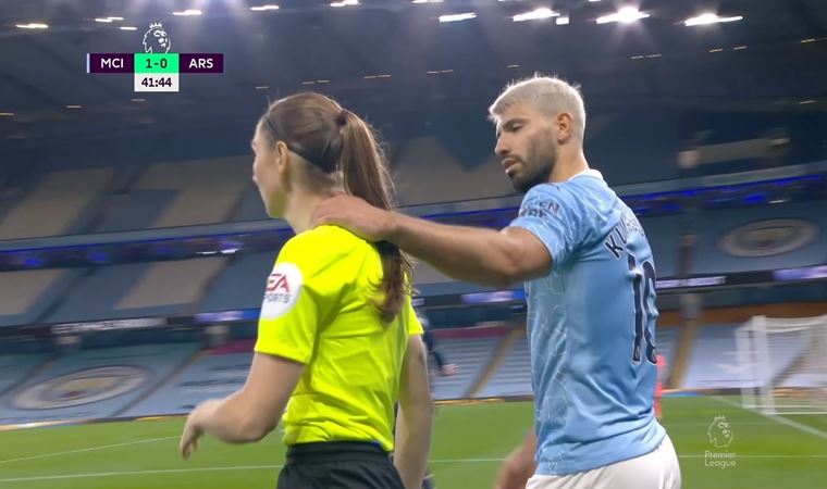 'İyi çocuk Aguero' kadın hakeme elense çekti, istenmeyen adam oldu