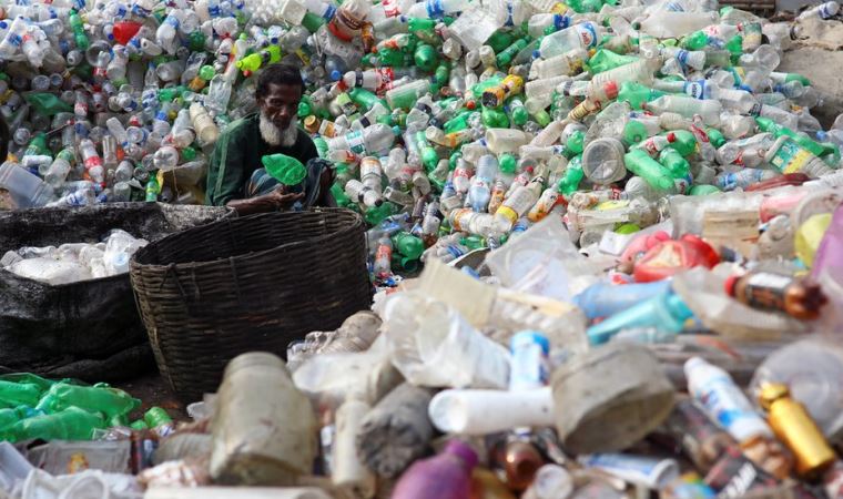 Yeni geliştirilen 'süper enzim' ile plastik şişelerin geri dönüşümü hızlanabilir