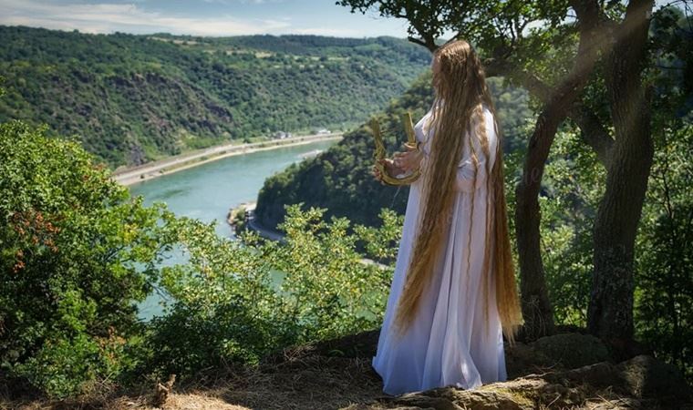 Gerçek 'Rapunzel' Almanya’da bulundu: 16 yaşından beri saçını uzatıyor