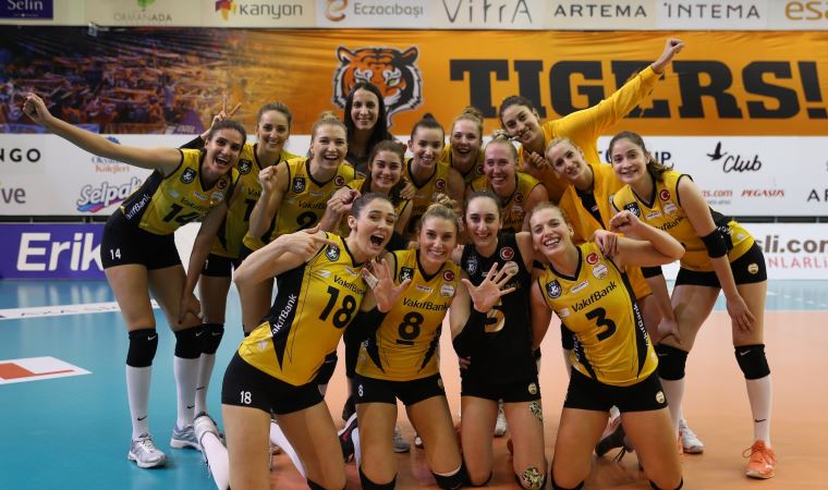 Eczacıbaşı VitrA - VakıfBank: 2-3