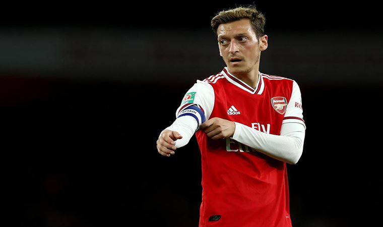 1400 öğrencinin öğle yemeği Mesut Özil'den