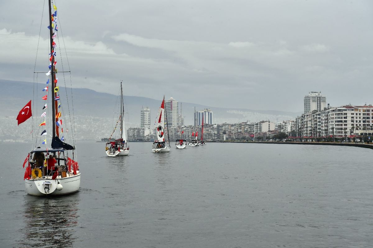 İzmir Körfezi’nden Cumhuriyet selamı