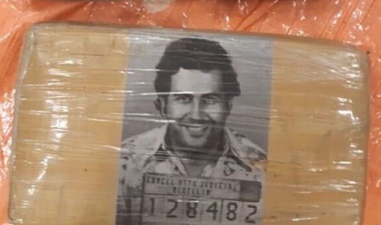 Hollanda'da 'Pablo Escobar' ambalajlı yüzlerce kilo kokain ele geçirildi