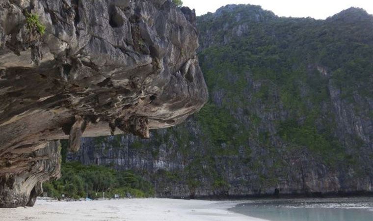 Tayland'daki Krabi Milli Parkı'ndaki eşsiz doğal anıt çöktü