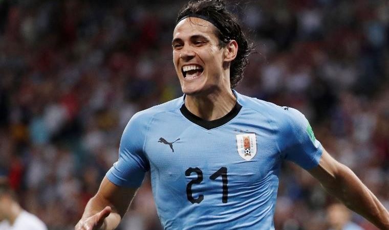 Fark yediler Cavani'ye sarıldılar