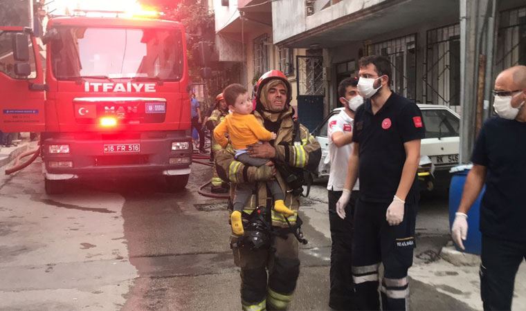 Gaz patlaması sonucu 5 katlı apartmanda yangın çıktı