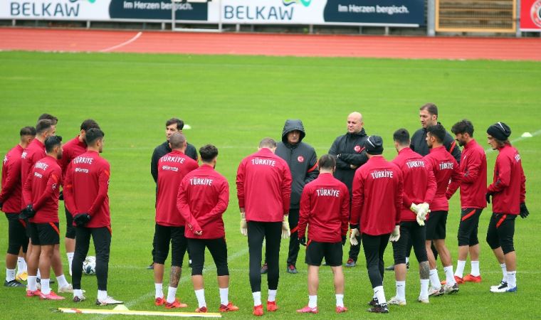 A Milli Futbol Takımı, Rusya maçının hazırlıklarına başladı