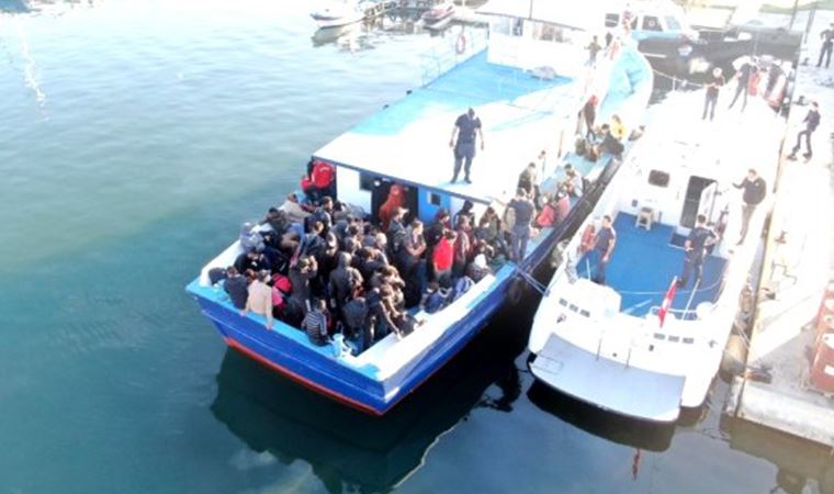 İzmir'de yurt dışına geçmeye çalışan tekneye baskın