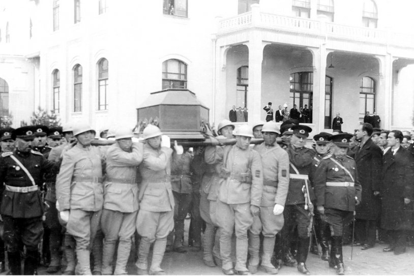 Büyük Önder Atatürk'ün cenaze töreninden birçoğu ilk kez gün yüzüne çıkan kareler...